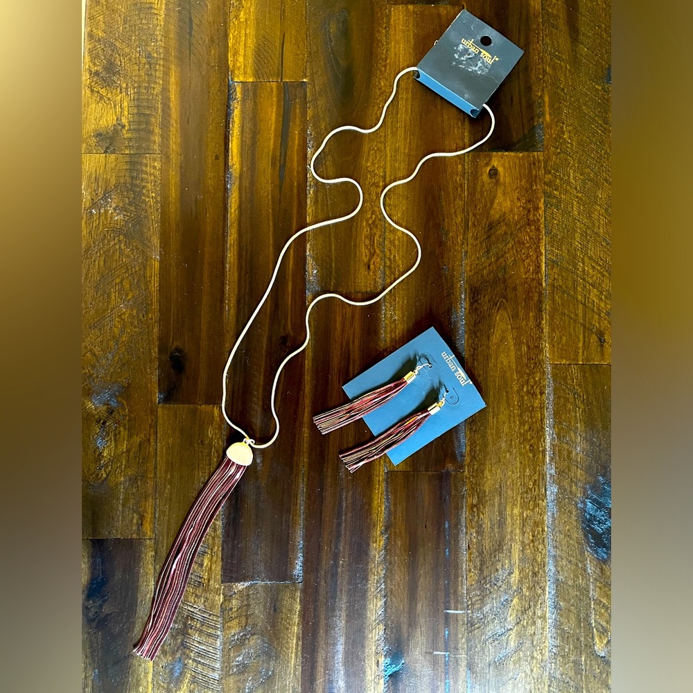 NWT Urban Soul Necklace and Earrings Set